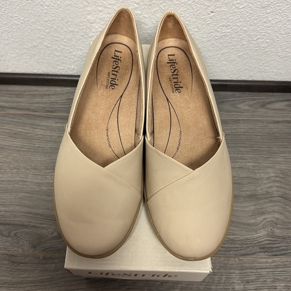 LifeStride Notorious Flat (WIDE)* - Picture 3 of 10